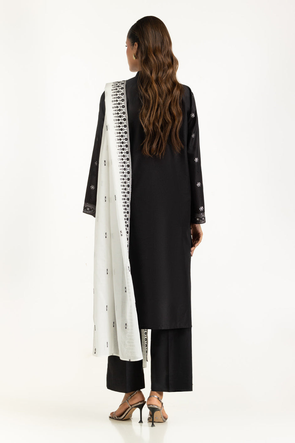 3PC Lawn Embroidered Suit