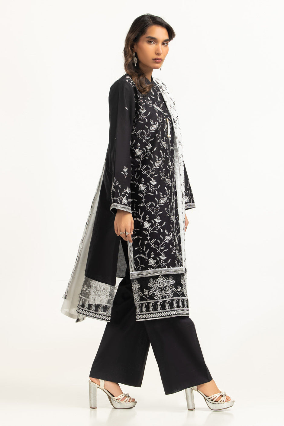 3PC Lawn Embroidered Suit