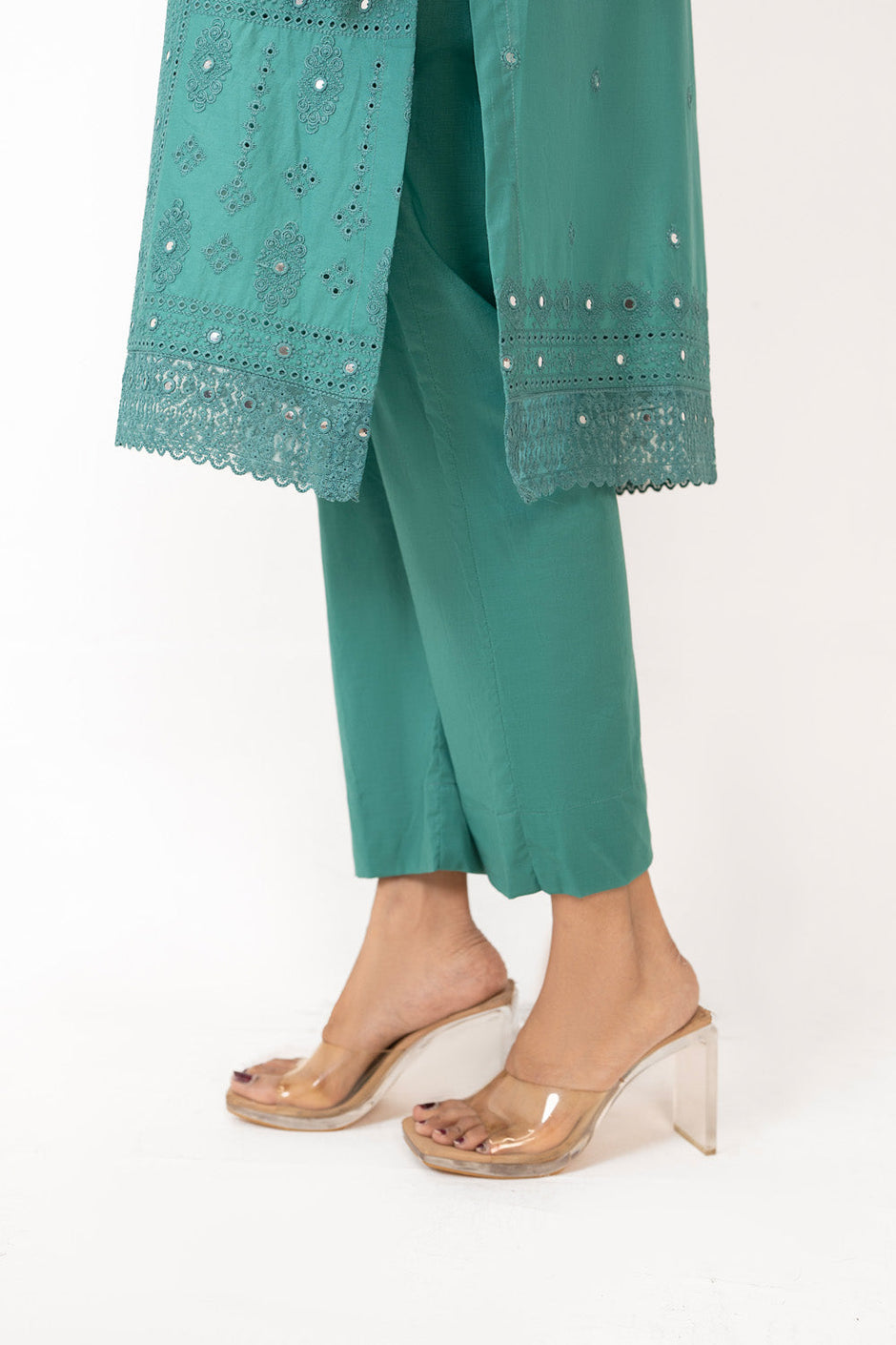 3PC Lawn Embroidered Suit