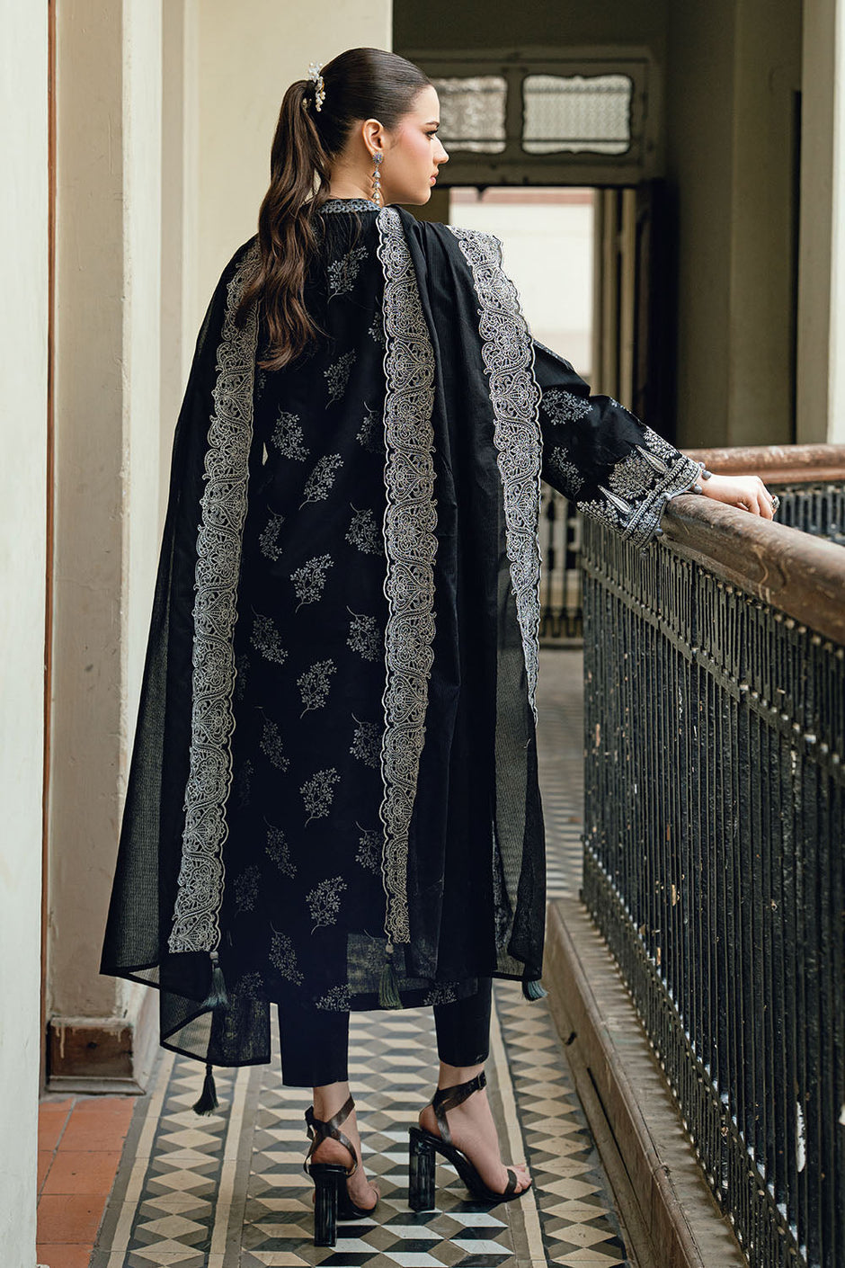 3 Piece Embroidered Lawn Suit