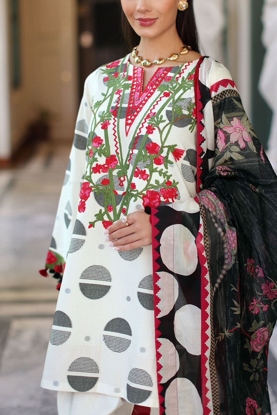 3 Piece Embroidered Jacquard Suit