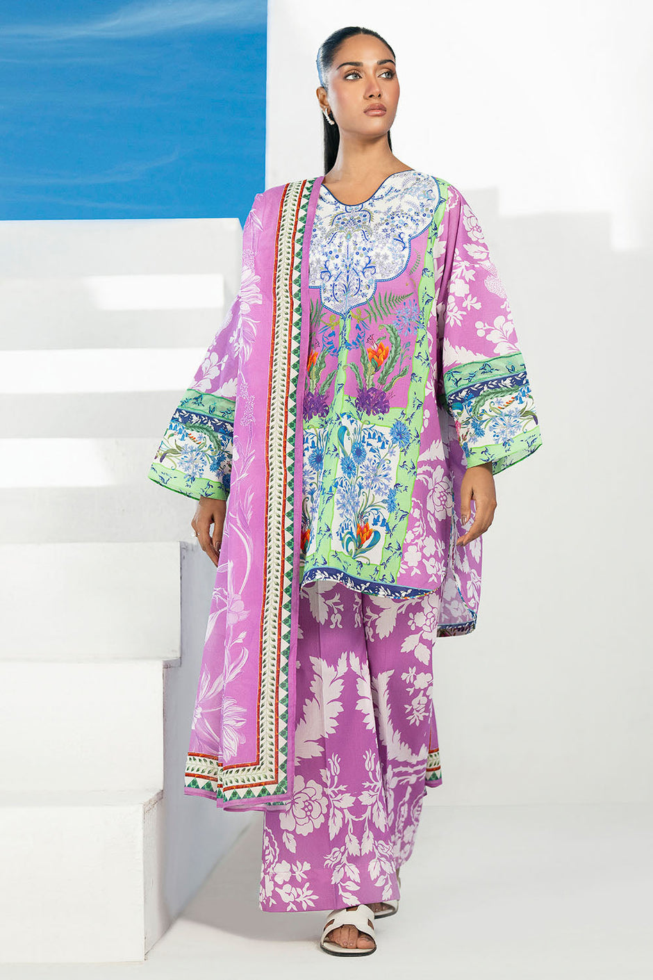 3 Piece Printed Lawn Suit with Embroidered Organza Lace