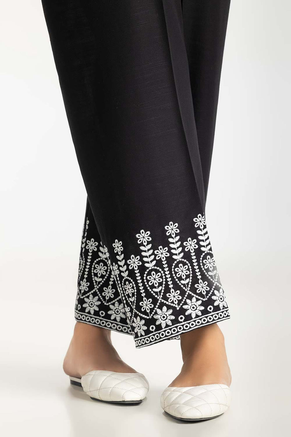 Black Khaddar Embroidered Trouser IPT-44022