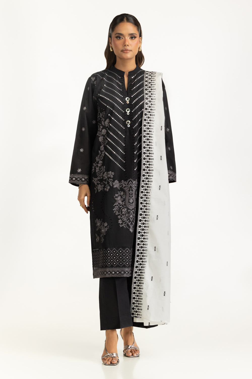3PC Lawn Embroidered Suit