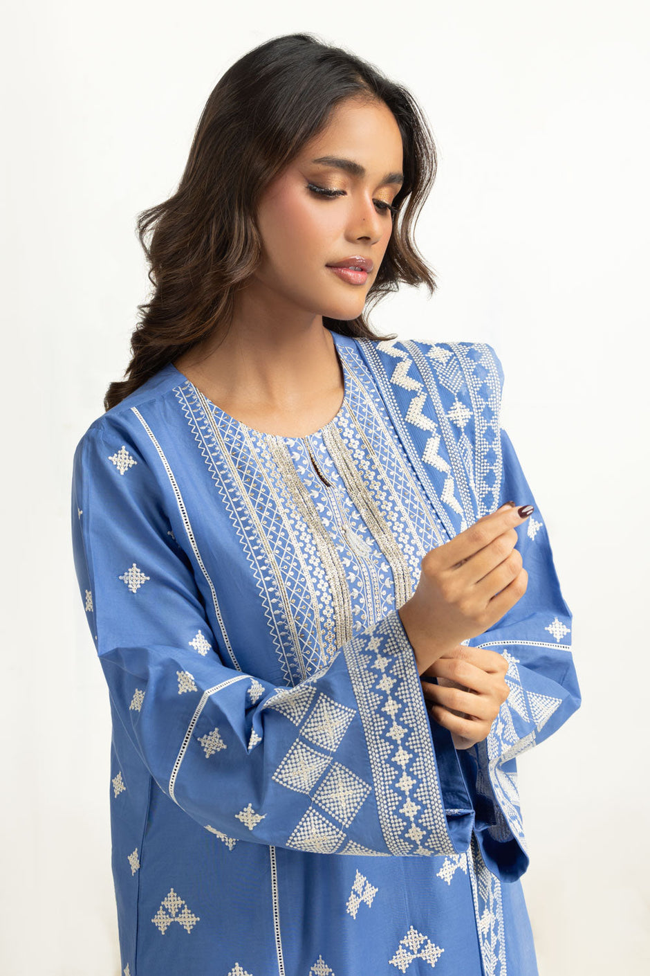 3PC Lawn Embroidered Suit