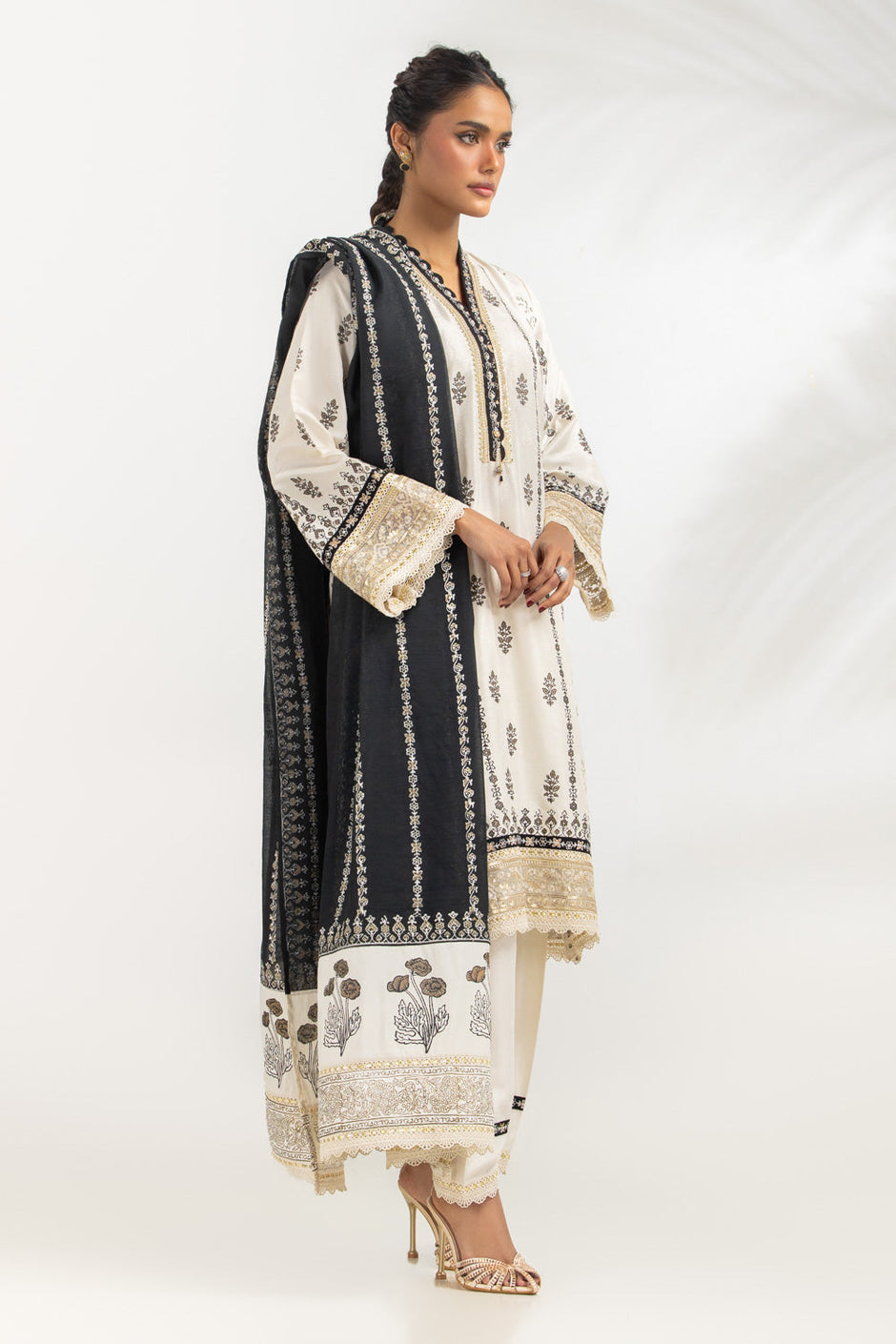 3PC Viscose Rawsilk Embroidered Suit