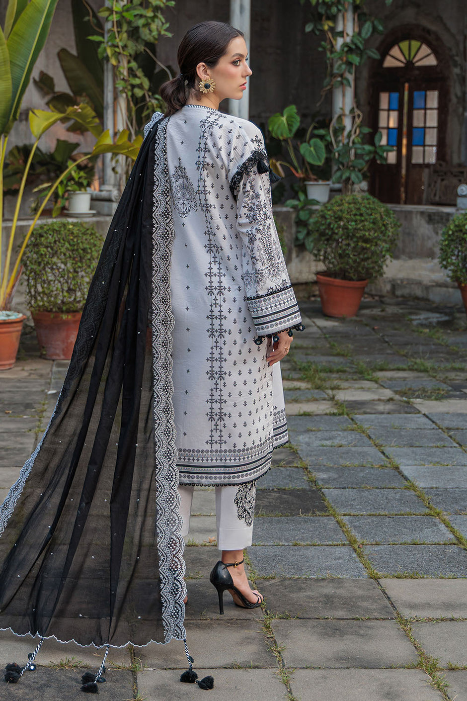 3 Piece Embroidered Lawn Suit with Embroidered Denting Dupatta