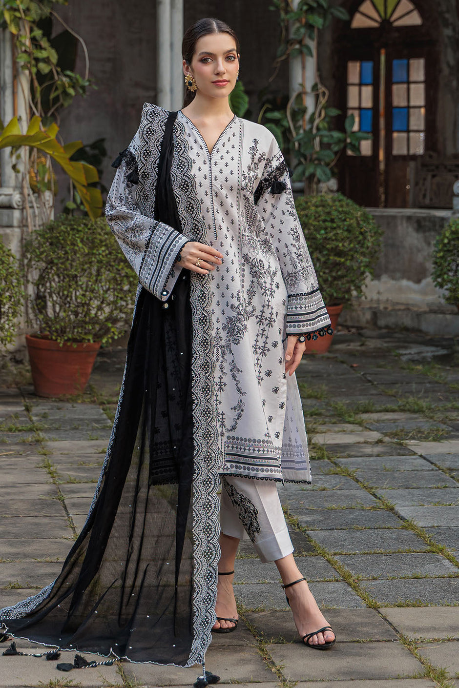 3 Piece Embroidered Lawn Suit with Embroidered Denting Dupatta