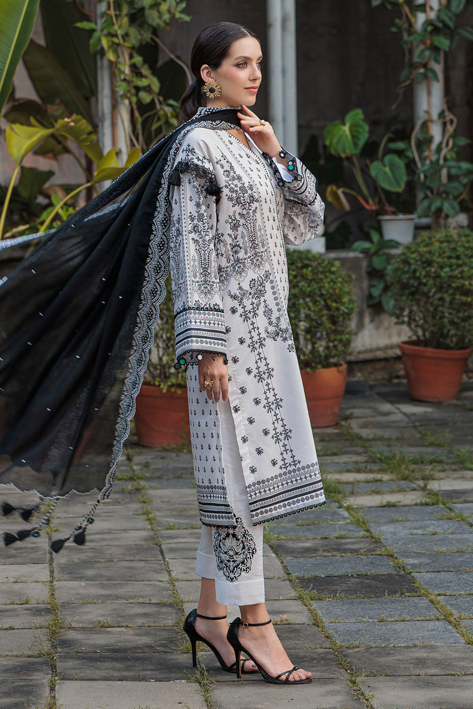 3 Piece Embroidered Lawn Suit with Embroidered Denting Dupatta