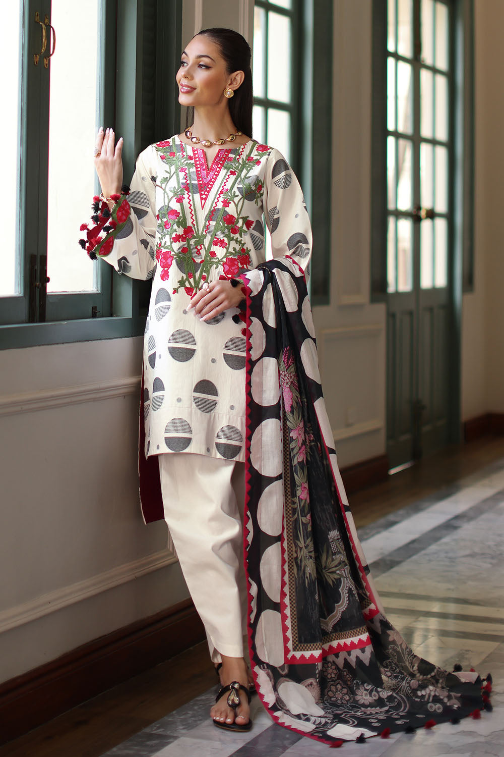 3 Piece Embroidered Jacquard Suit