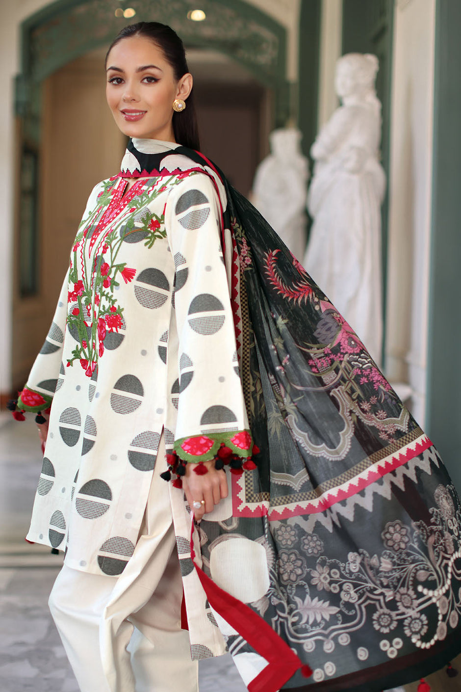 3 Piece Embroidered Jacquard Suit