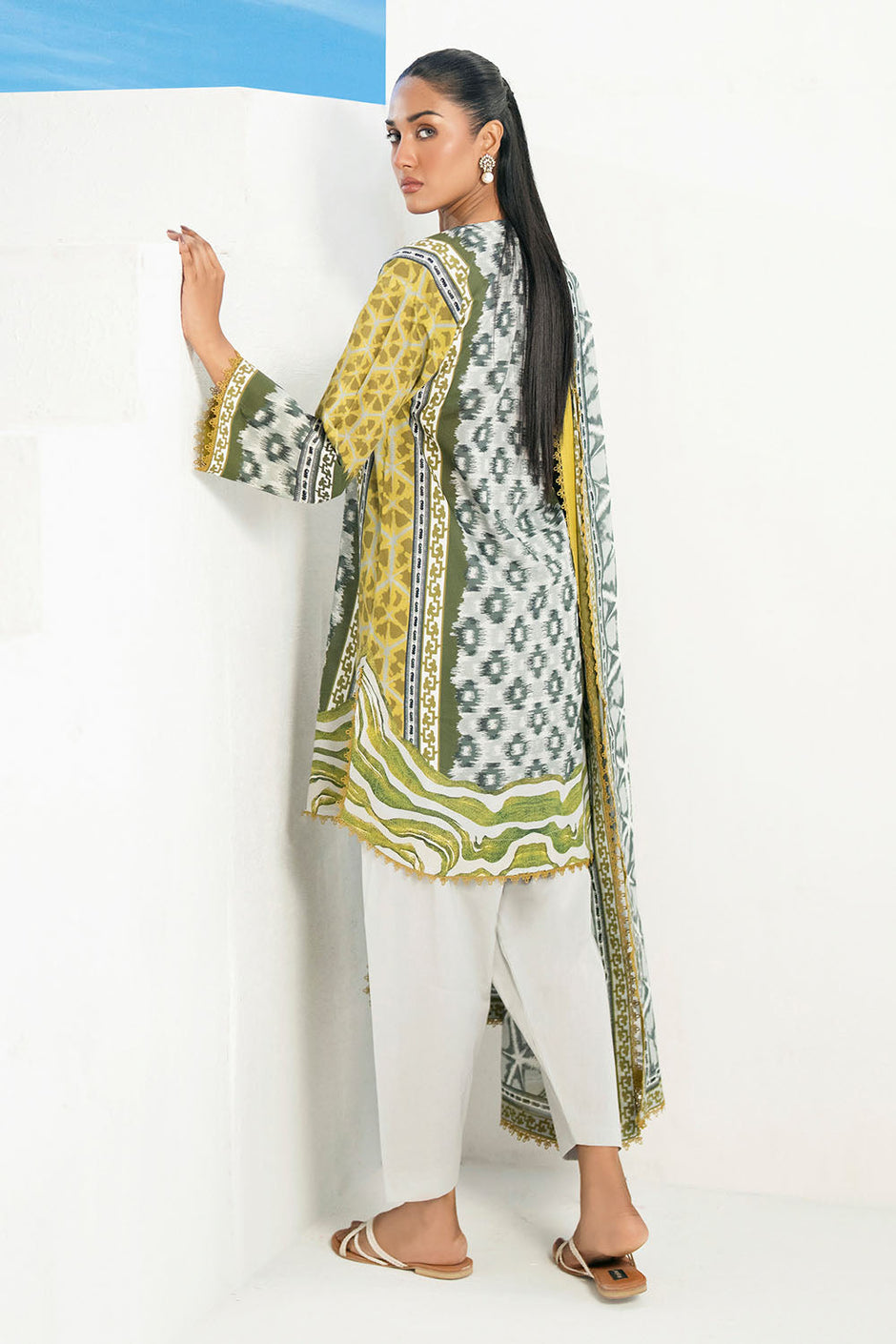 3 Piece Printed Lawn Suit with Embroidered Organza Neckline