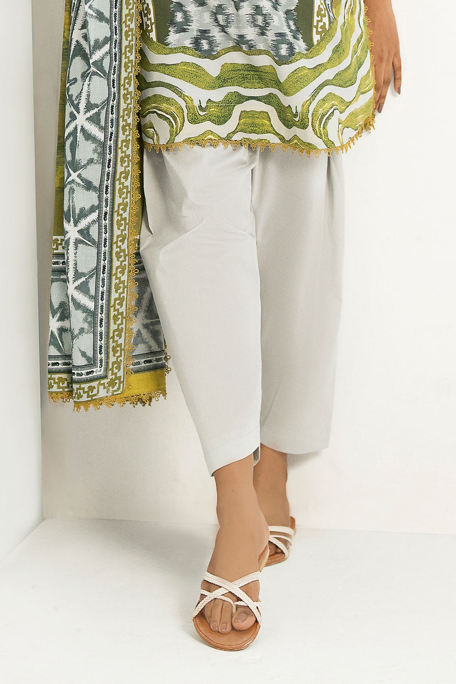 3 Piece Printed Lawn Suit with Embroidered Organza Neckline