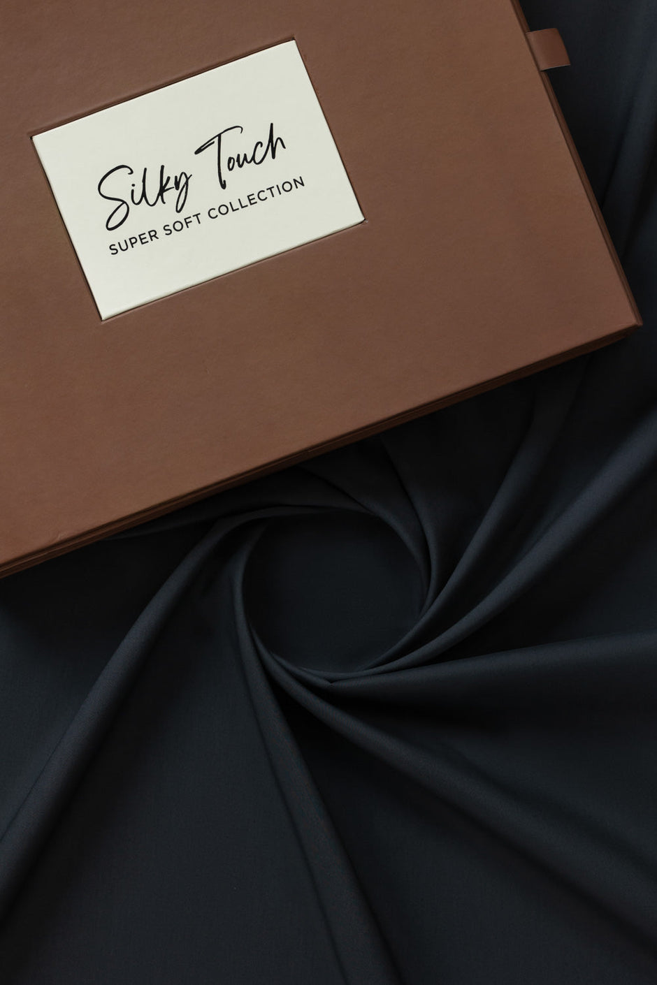 Libas e Mashriq Unstitched Fabric Cotton with Gift Box